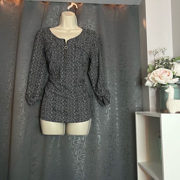 Cathy Jean Tops - Black and white pattern blouse